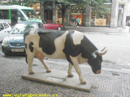 040 - Louis Cow
